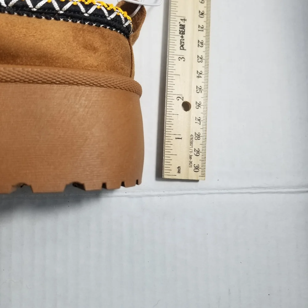 NWT MUDD BROWN PLATFORM CLOG SIZE 7.5